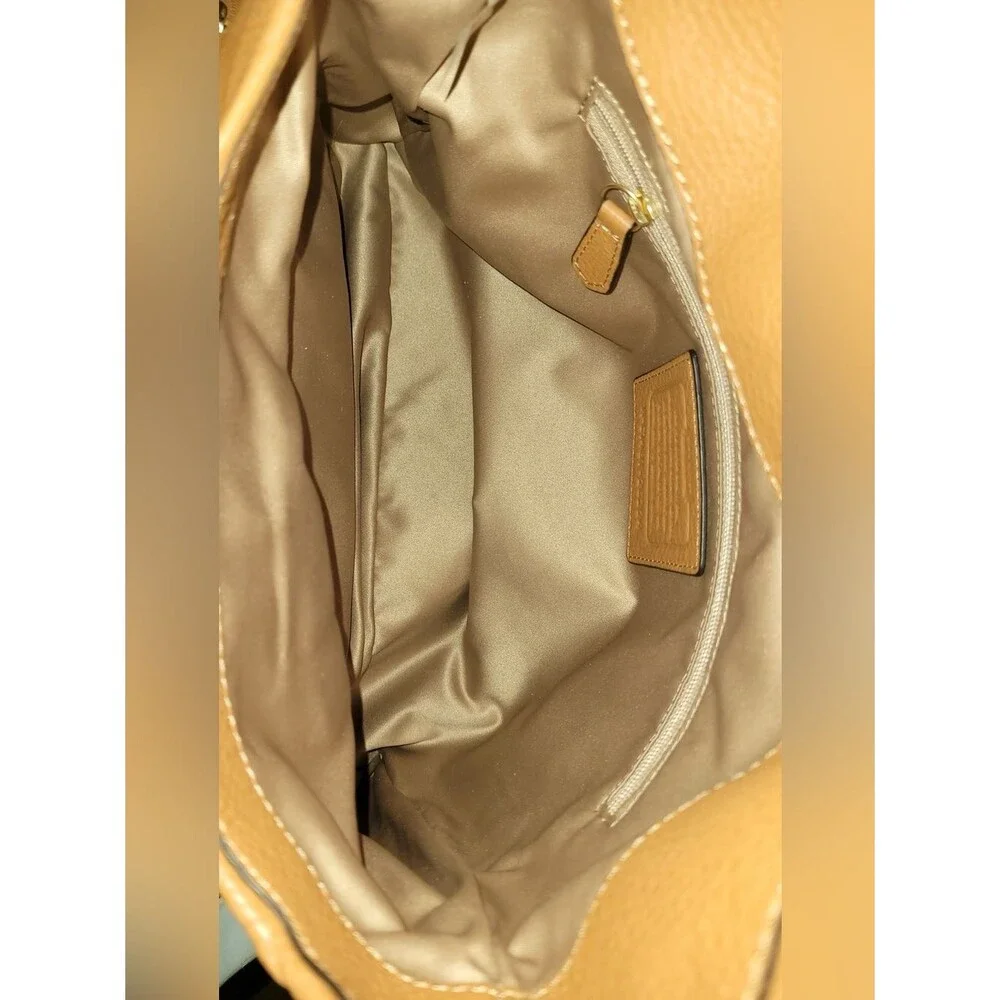 Coach Pebbled Leather Phoebe EUC Phoebe Triple Compartment w/ SCARF